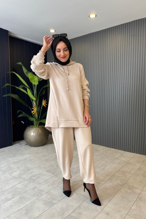 Saten Detaylı Carmen Takım Bej