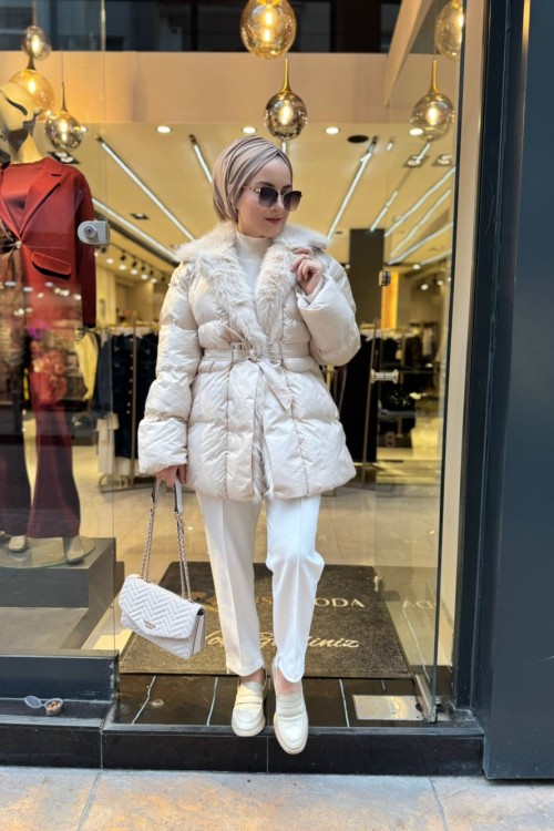 Peluş Detaylı Bel Bağlama Detaylı Şişme Mont Bej