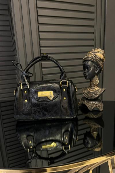 Gold Aksesuarlı Kurdele Detaylı Çanta Siyah