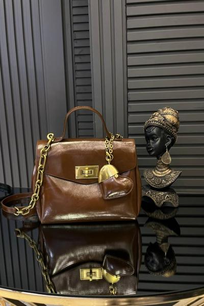 Kilit Detaylı Kalp Charmlı Çanta Taba