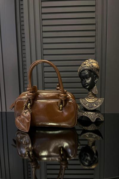 Kalp Detaylı Premium Çanta Taba