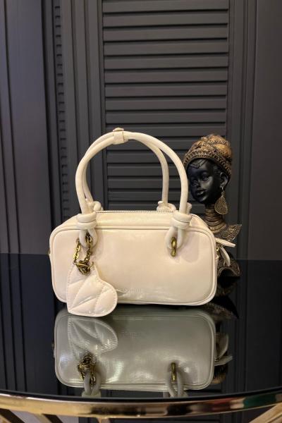 Kalp Detaylı Premium Çanta Ekru