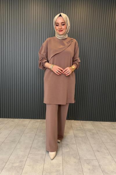 Yaka Aksesuarlı Oysho Takım Kahve