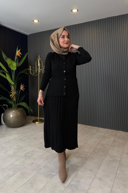 Düğme Detay Triko Etekli Takım Siyah