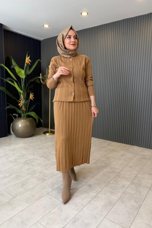 Düğme Detay Triko Etekli Takım Camel
