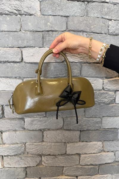 Charm Detaylı Baget Çanta Yeşil