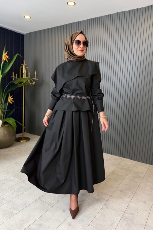 Levidor Yaka Detaylı Kemer Aksesuarlı Etekli Takım  Siyah