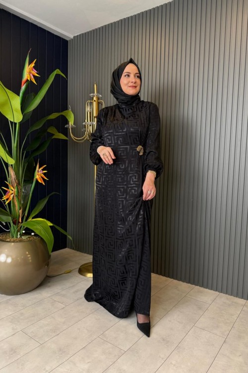 Broş Detaylı Jakar Elbise Siyah
