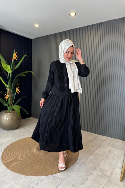 Önü Güpür Eteği Şeritli Takım Siyah