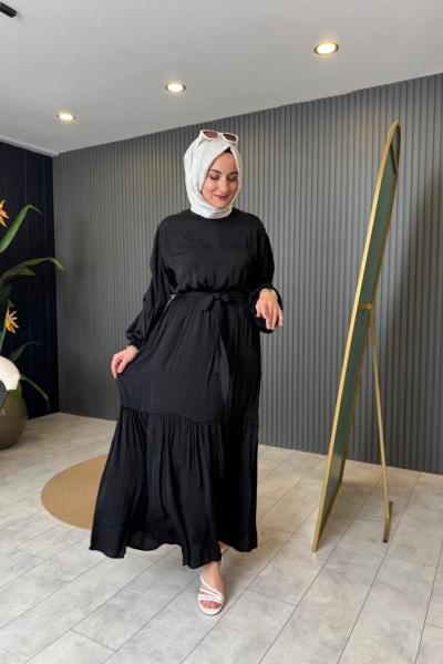 Belden Kuşaklı Büzgü Detaylı Elbise Siyah