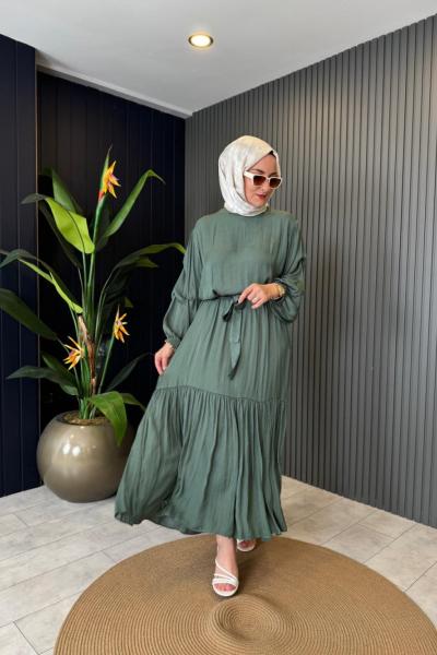 Belden Kuşaklı Büzgü Detaylı Elbise Turmalin Yeşil
