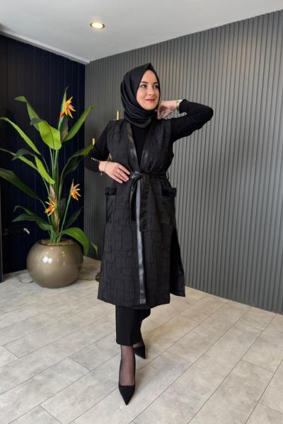 Deri Detaylı Yelek Siyah