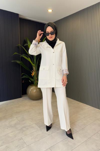 Dik Yaka Çıtçıt Detaylı Ceket Ekru