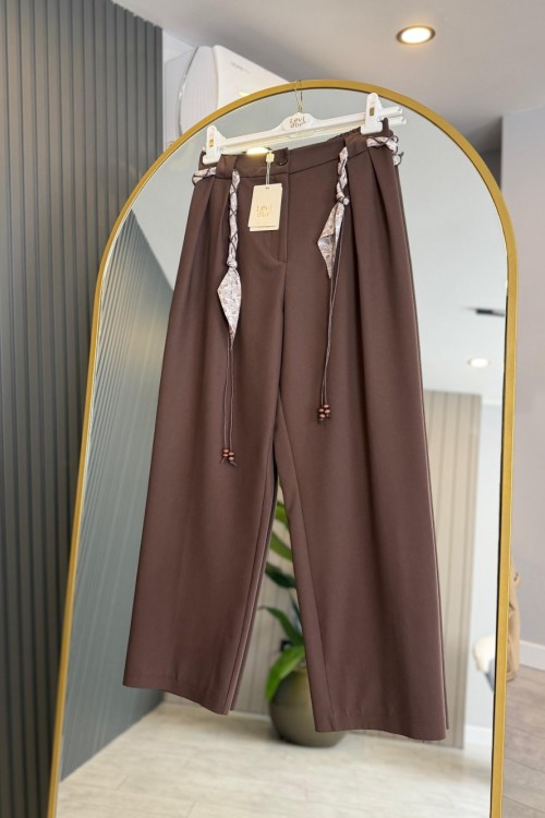 Kemeri Fular Detaylı Pantolon Kahverengi