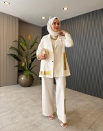 Gold Detaylı İkili Takım Ekru